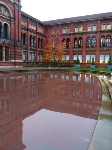 Lunchtime at the V & A Museum but only if you have your brolly and waders